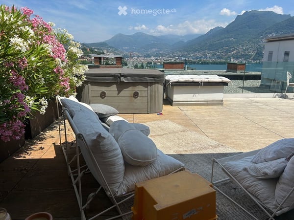 Stunning 2.5-Room Attic Apartment with Panoramic Lake & Mountain Views in Paradiso 1