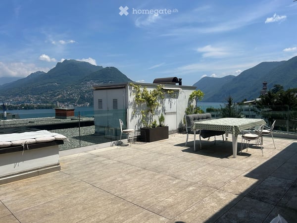 Stunning 2.5-Room Attic Apartment with Panoramic Lake & Mountain Views in Paradiso 2