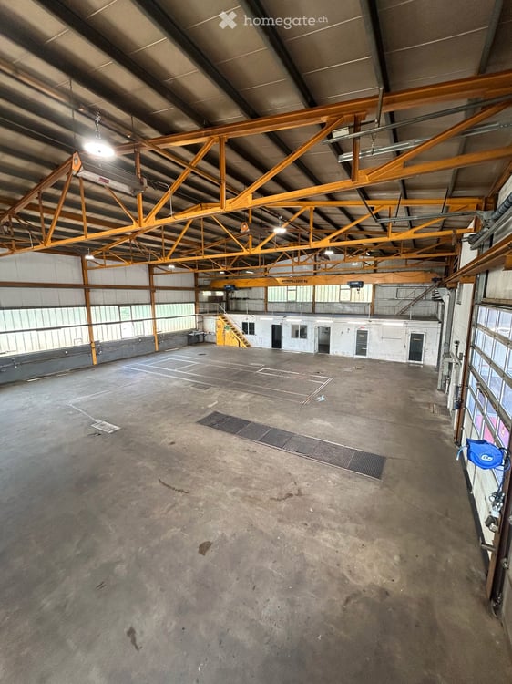 Geräumige Werkstatt / Gewerbehalle in Huttwil zu vermieten 9