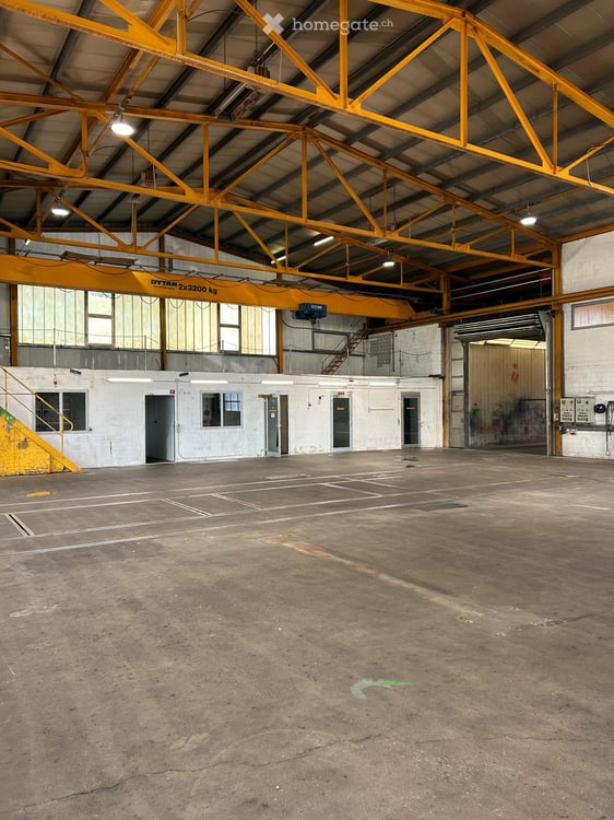 Geräumige Werkstatt / Gewerbehalle in Huttwil zu vermieten 7