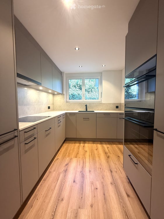 frisch renoviertes 5.5-Zimmer-Doppel-EFH an ruhiger Lage 2