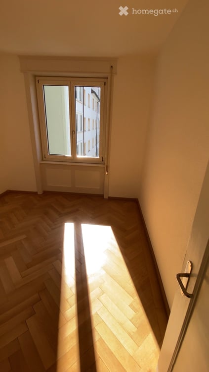 Charmante 3-Zimmer-Altbauwohnung mit Balkon am Boulevard de Pérolles, Freiburg 6