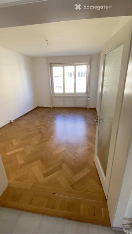Charmante 3-Zimmer-Altbauwohnung mit Balkon am Boulevard de Pérolles, Freiburg 8