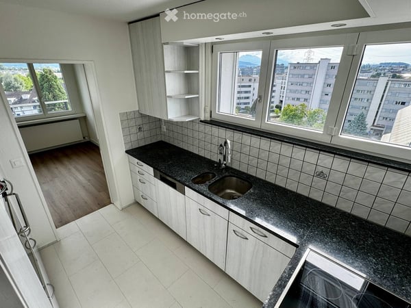 Helle 4.5-Zimmer-Wohnung mit Panoramablick in Steinhausen 7