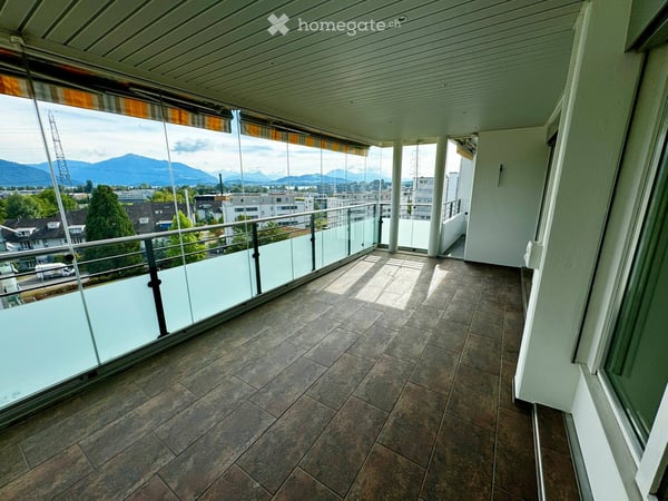 Helle 4.5-Zimmer-Wohnung mit Panoramablick in Steinhausen 18