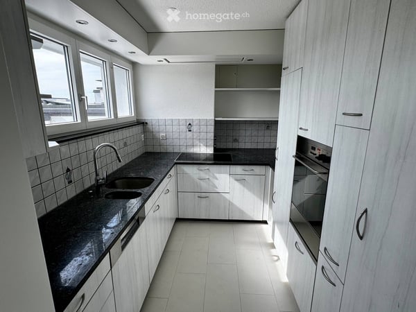 Helle 4.5-Zimmer-Wohnung mit Panoramablick in Steinhausen 8