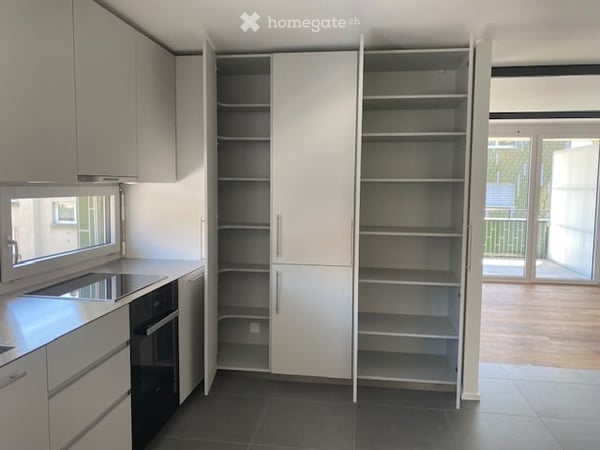 Appartement neuf de 2.5 pièces avec deux balcons à Peseux/NE, parking inclus. 4
