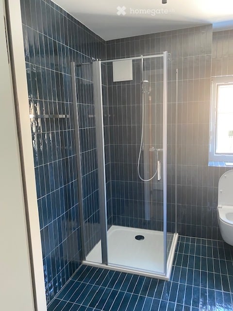 Appartement neuf de 2.5 pièces avec deux balcons à Peseux/NE, parking inclus. 16