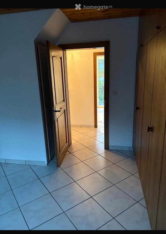Charmante 1.5-Zimmer-Wohnung in Susten mit grosser Terrasse und kleinem Balkon 9