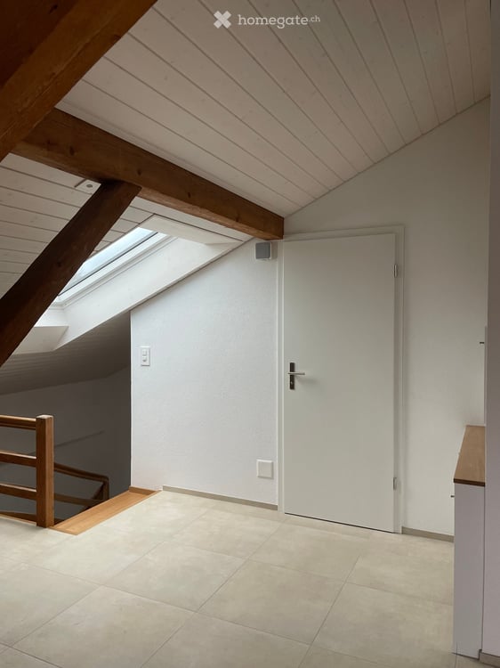 2.5-Zimmer Dach-Loft mit Charakter und Weitblick in Horn 5