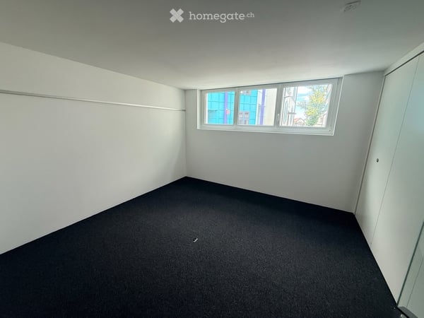 Helle 320 m² Gewerbe-/Bürofläche auf 2 Etagen an Top-Lage in Herisau – inkl. 3 Parkplätze 3