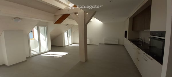 Dans maison vigneronne, à Cortaillod – Duplex 4.5 pièces avec 2 salles d'eau, 3 loggias-Vue