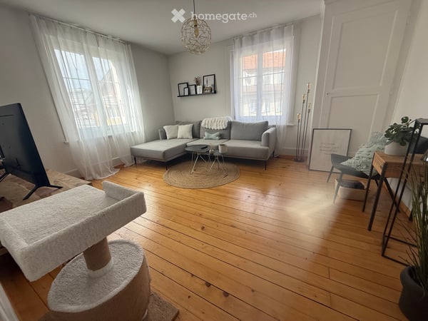 Charmante 4-Zimmer-Altbauwohnung mit Terrasse in Thun 4