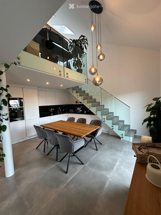 Exklusive 2.5-Zimmer-Maisonettewohnung mit Galerie – moderner Eigentumsstandard