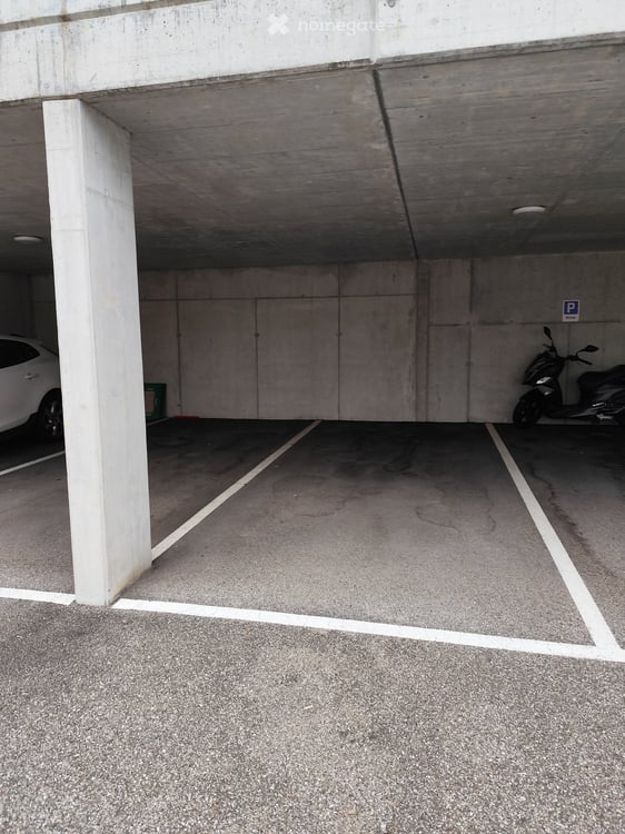 App. de 3,5 p. avec vue sur toute la vallée, situation S-O , 14 ans, 2 places véhicules 12