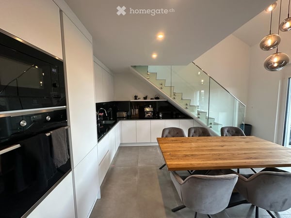 Exklusive 2.5-Zimmer-Maisonettewohnung mit Galerie – moderner Eigentumsstandard 2