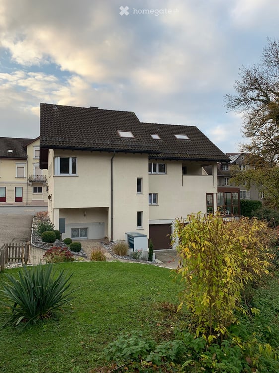 Charmante 4.5-Zimmer-Dachgeschosswohnung in Hauptwil-Gottshaus 12