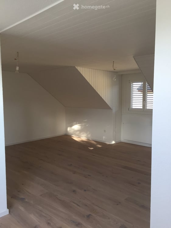 Charmante 4.5-Zimmer-Dachgeschosswohnung in Hauptwil-Gottshaus 2