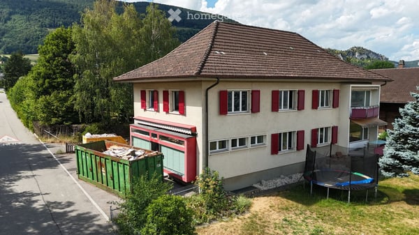 Frisch renovierte 2.5 Zimmer Etagenwohnung 8