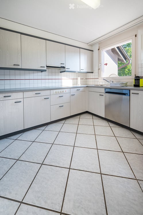Helle 4 ½ Zimmer-Wohnung an zentraler Lage zu vermieten 6