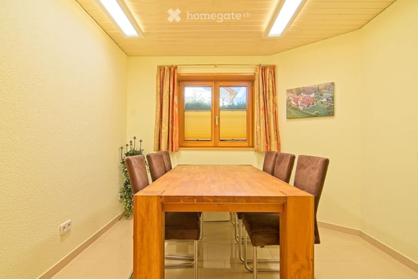 Herrlicher Umschwung nahe der Grenze: Repräsentatives A+ Landhaus mit Einliegerwohnung 30