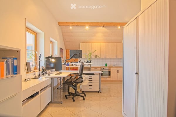 Herrlicher Umschwung nahe der Grenze: Repräsentatives A+ Landhaus mit Einliegerwohnung 27