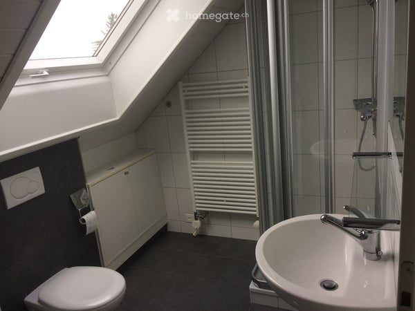 Hübsche Wohnung in Landhaus mit Gartenanteil und Parkplatz 9