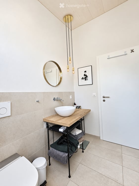 127 m² Dachwohnung mit 37 m² Sonnenterrasse & Weitsicht in Murten 7