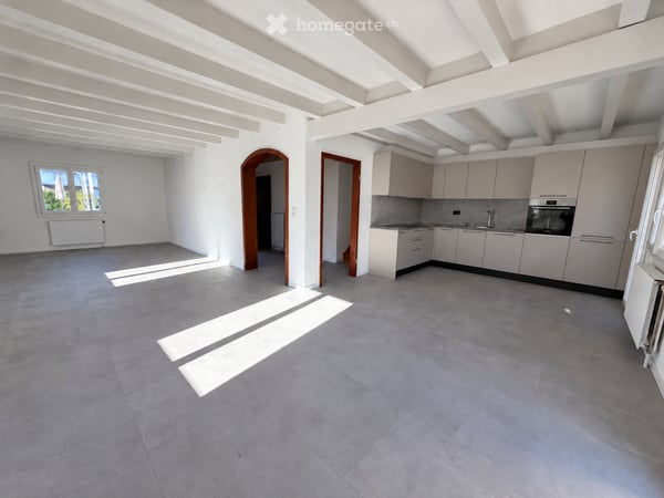Rare à Illarsaz – Villa individuelle rénovée avec jardin et garage 3