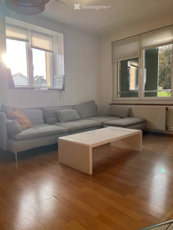 Lumineux 3.5 pièces avec balcon, vue lac et Alpes – Corcelles 2