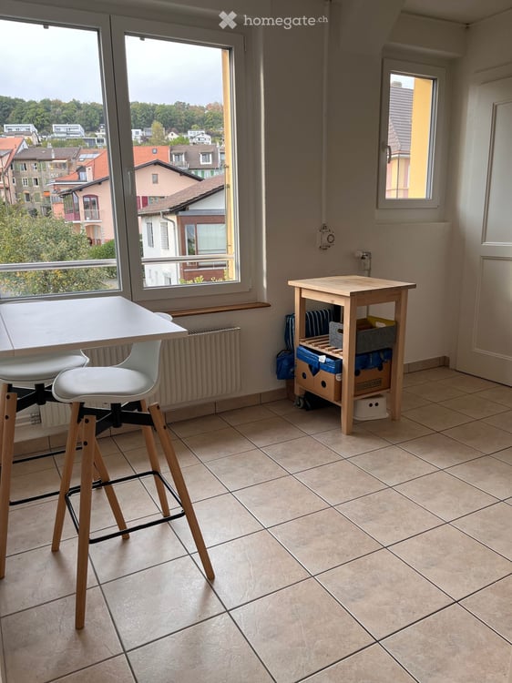 Lumineux 3.5 pièces avec balcon, vue lac et Alpes – Corcelles 6