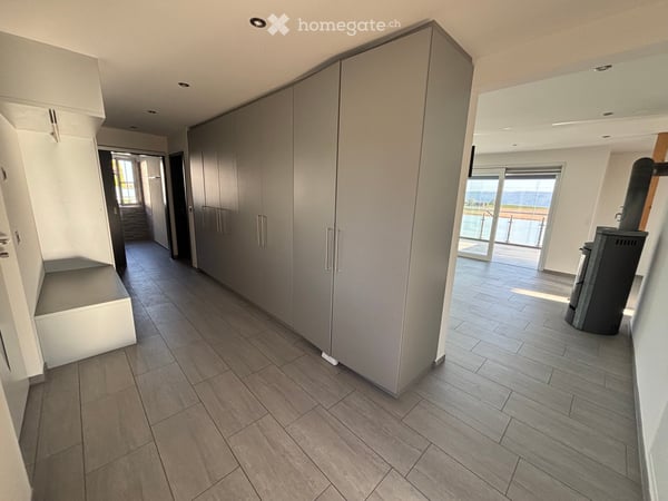 Helle 3.5-Zimmerwohnung mit Wintergarten und traumhafter Bergsicht 12