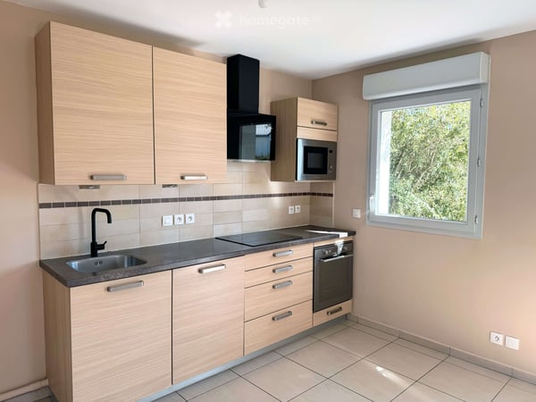Ségny (France, Pays de Gex) – 4 pièces de plain-pied avec jardin 197 m² et 2 box 4