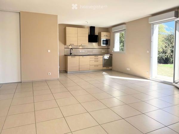 Ségny (France, Pays de Gex) – 4 pièces de plain-pied avec jardin 197 m² et 2 box 3