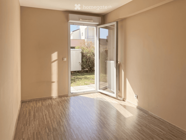 Ségny (France, Pays de Gex) – 4 pièces de plain-pied avec jardin 197 m² et 2 box 8