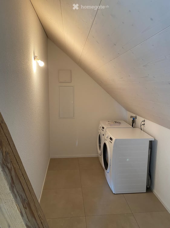 Individuelle, moderne Dachwohnung im Jäger Schürli in Ulmiz FR! 13