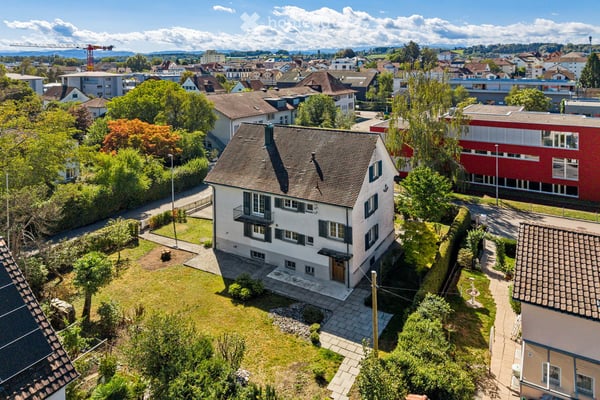 Charaktervolles Zuhause mit 8,5 Zimmern und grossem Garten 23