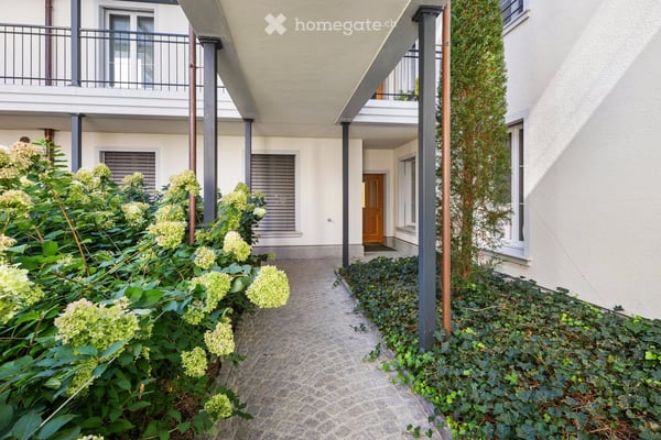 Eleganz am Weiher – modernes Wohnen in naturnaher Idylle mit Pool-Oase _ in Pfaffnau / LU 20