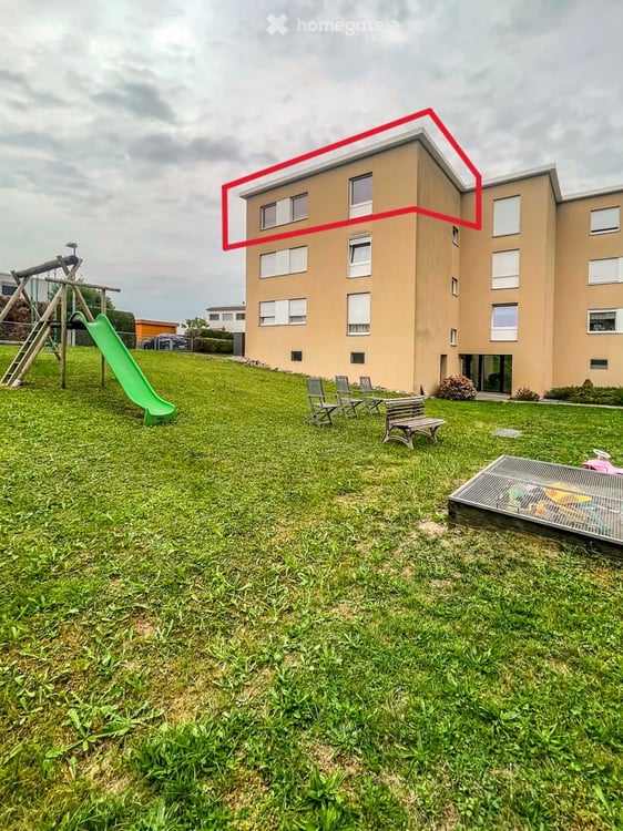 4.5-Zimmer-Wohnung mit 2 Einstellplätzen – viel Potenzial für Eigennutzer 2