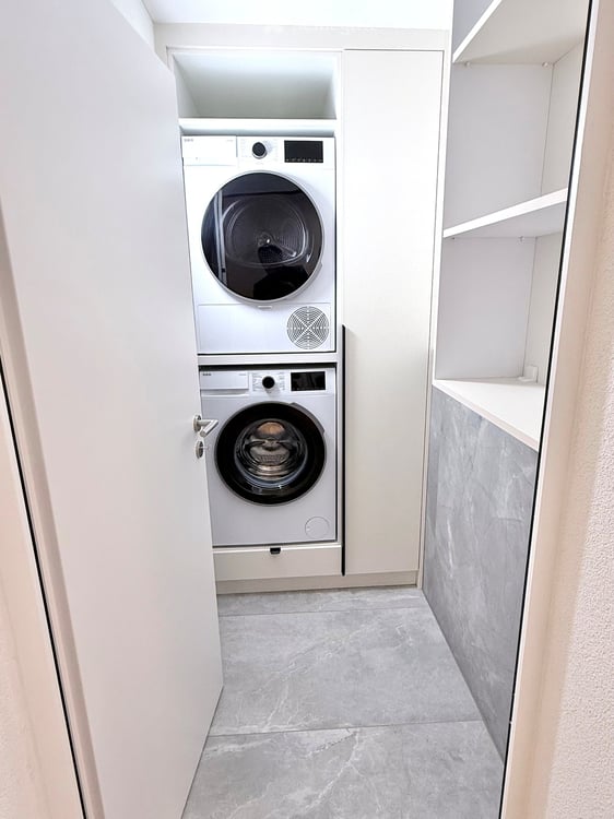 Exklusive 2.5-Zimmer-Attikawohnung mit grosser Sonnenterrasse - Erstbezug nach Totalsanierung 7