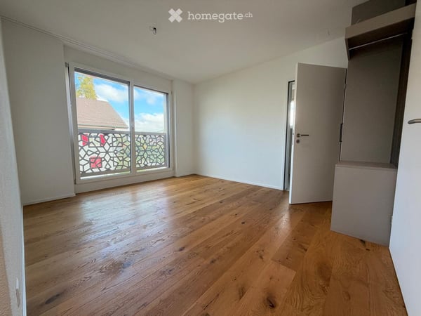 Offene 2-Zimmerwohnung zu vermieten 4