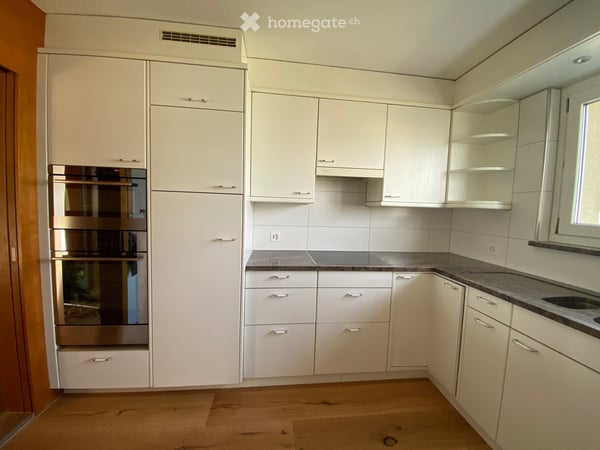 Gemütliche 4.0 Zimmer-Wohnung mit viel Holz und Fernsicht