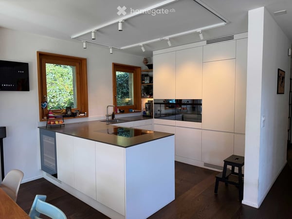 Traumhaftes 8-Zimmer-Einfamilienhaus mit See- und Bergsicht in Spiez-Hondrich 6