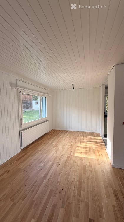 5-Zimmer Einfamilienhaus mit Garage und grossem Umschwung 2