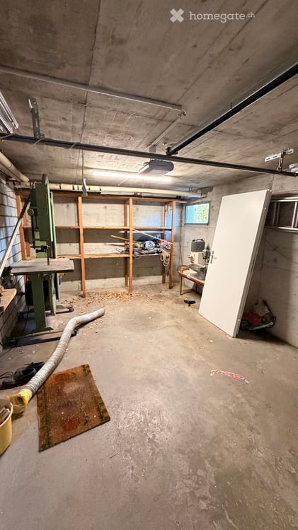 5-Zimmer Einfamilienhaus mit Garage und grossem Umschwung 12