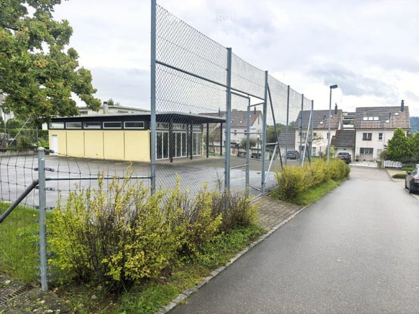 Familienoase an Top-Lage: Grosszügige 6.5-Zimmer-Doppeleinfamilienhaushälfte mit privatem Garten 24