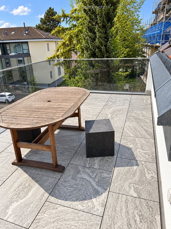 Attraktive 4.5-Zimmer-Maisonette-Wohnung mit grosser Terrasse in Kloten 12