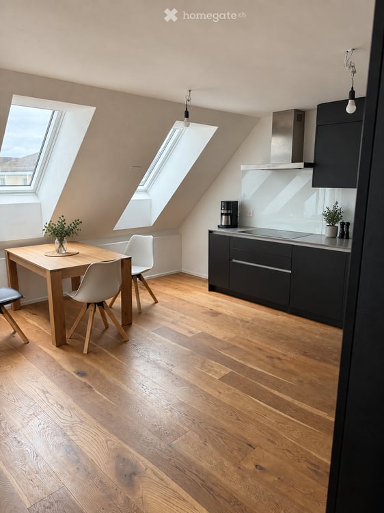 Attraktive 4.5-Zimmer-Maisonette-Wohnung mit grosser Terrasse in Kloten 4