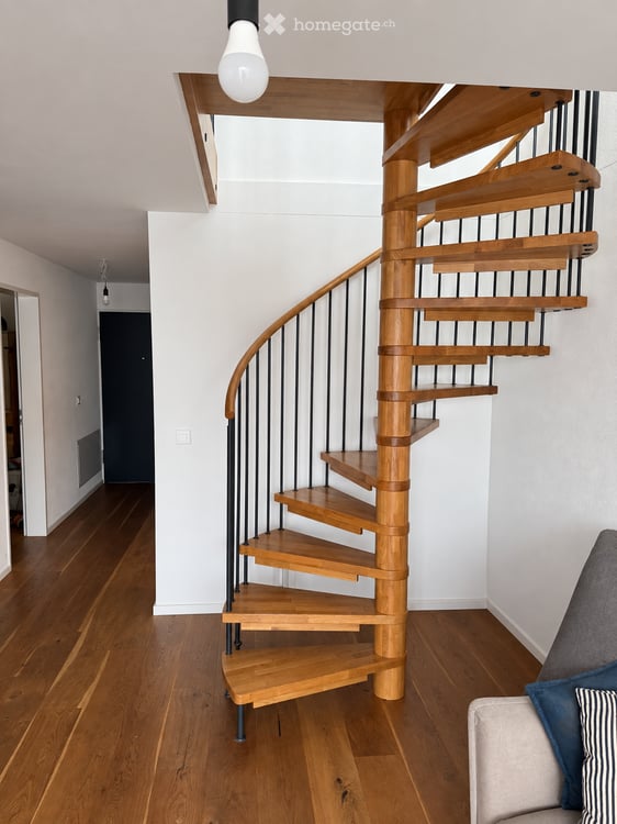 Attraktive 4.5-Zimmer-Maisonette-Wohnung mit grosser Terrasse in Kloten 6