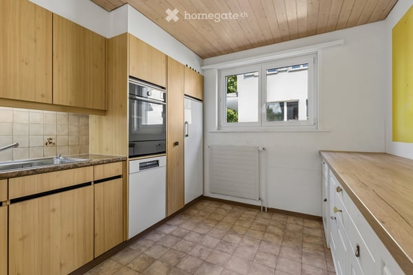 Charmantes Einfamilienhaus mit grossem Garten und viel Potenzial 9